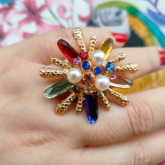 Rainbow Cocktail Daisy Ring - Picture 14 of 17
